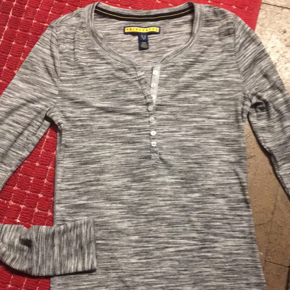 Women’s Prince and Fox top